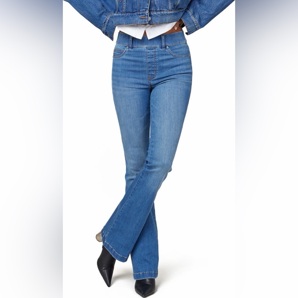SPANX Pull-on Flare Jeans Size Small | Luxe Sculpting Tummy Control $158 Retail